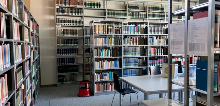 Blick in die Universitätsbibliothek